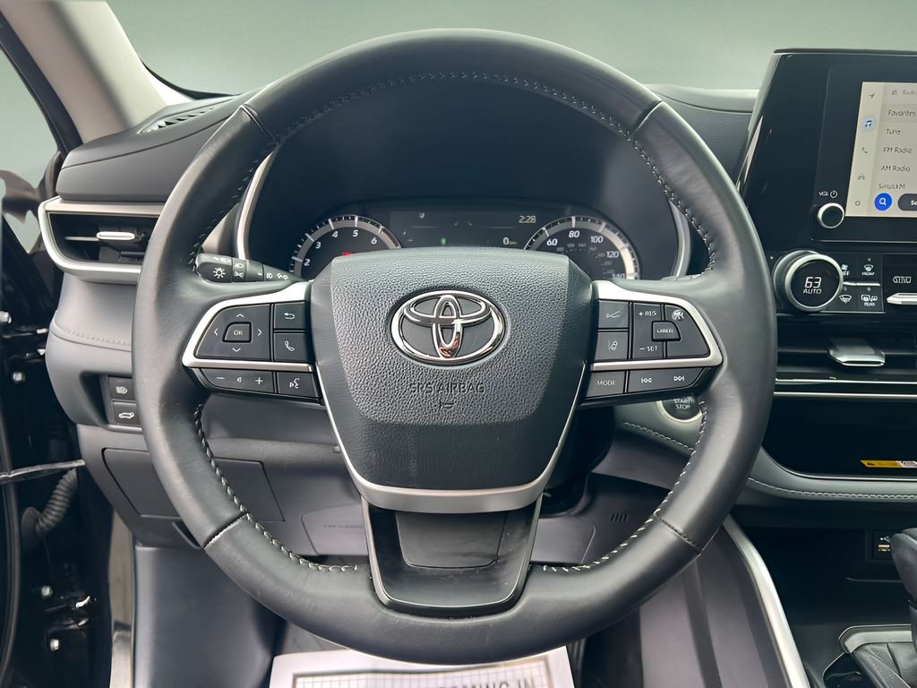 Used 2025 Toyota Highlander SUV