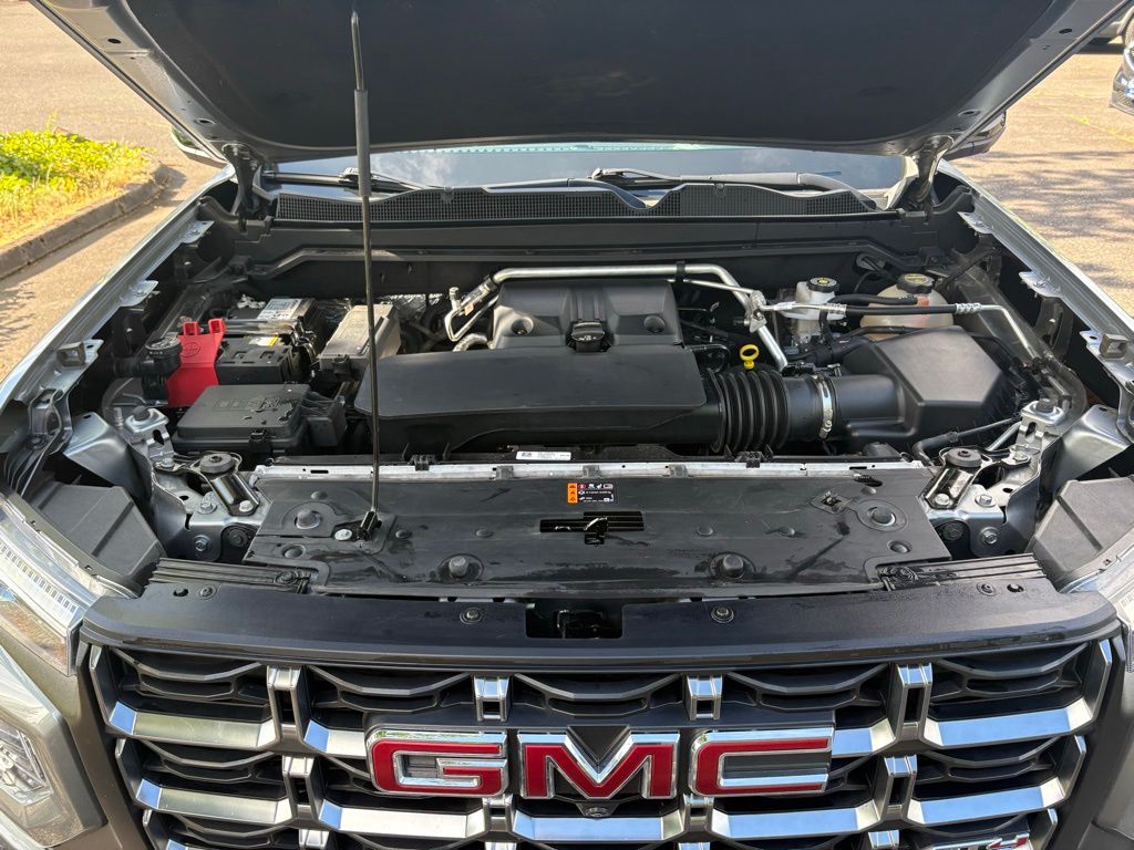 2024 GMC Canyon AT4