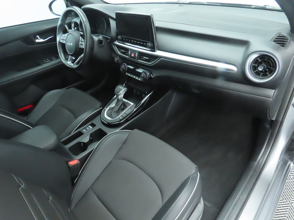 Thumbnail: 2024 Kia Forte - 18
