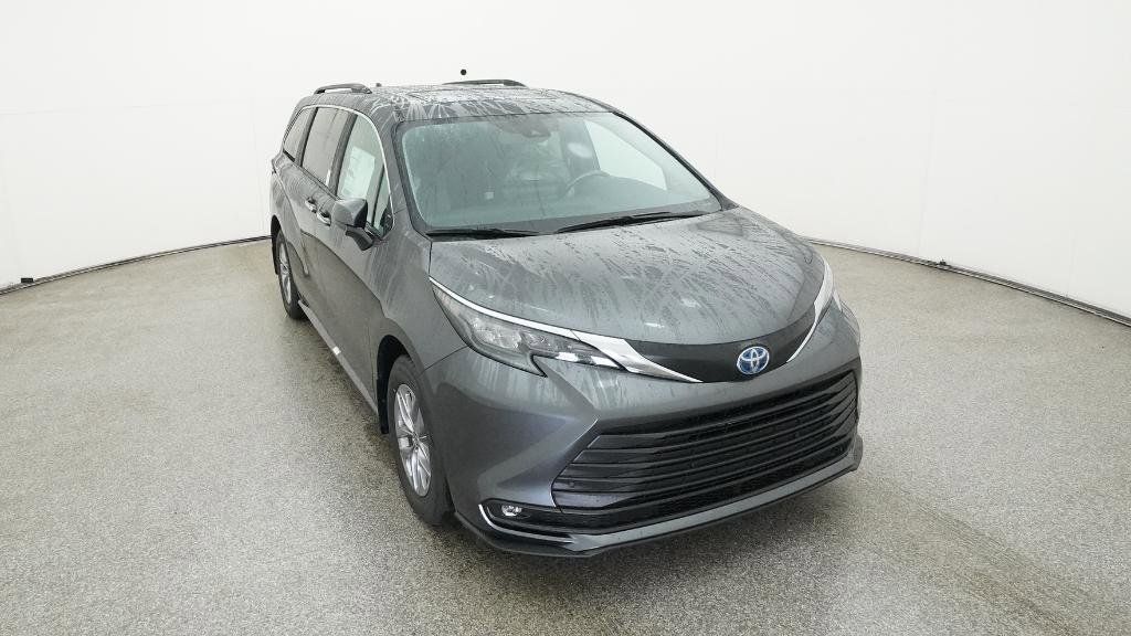 Thumbnail: 2025 Toyota Sienna - 20