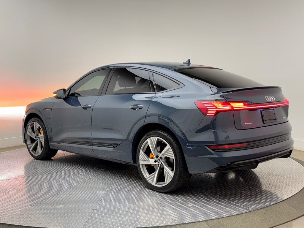 2023 Audi e-tron S Prestige 11