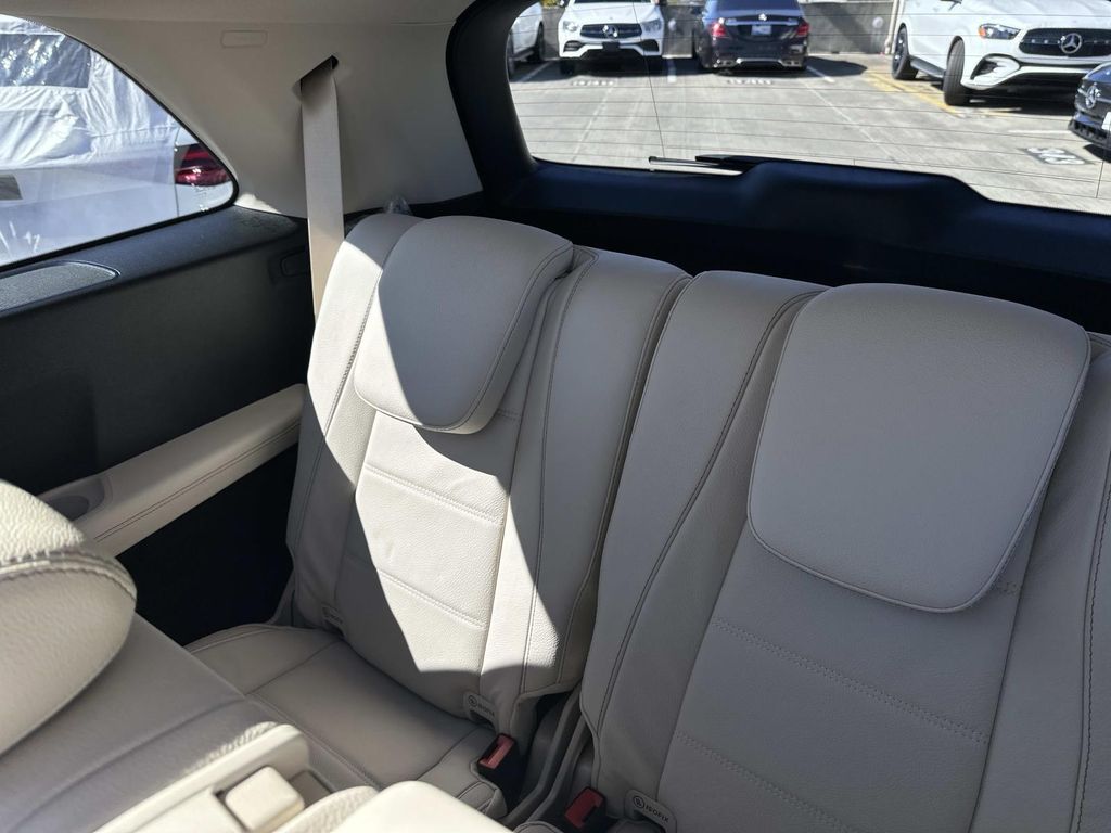 Thumbnail: 2026 Mercedes-Benz GLS - 21