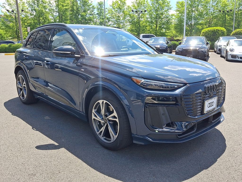 Thumbnail: 2027 Audi Q6 e-tron - 2