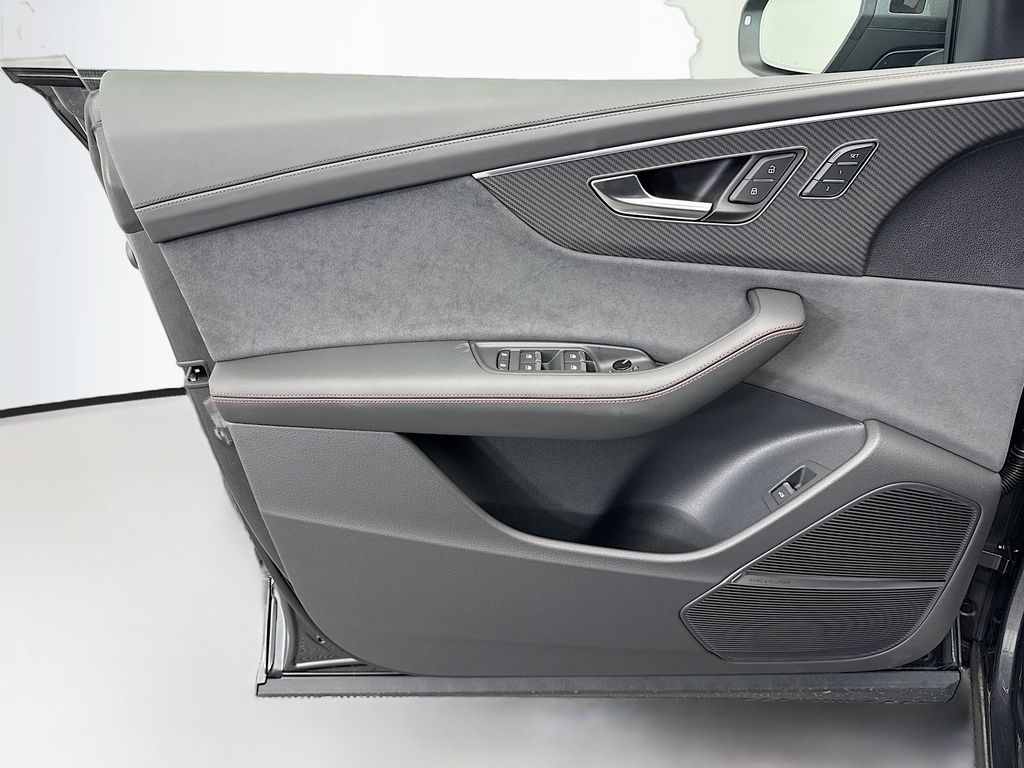 Thumbnail: 2026 Audi Q8 - 23