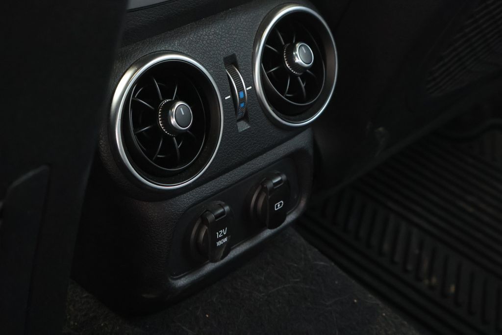 Thumbnail: 2021 Kia Stinger - 32