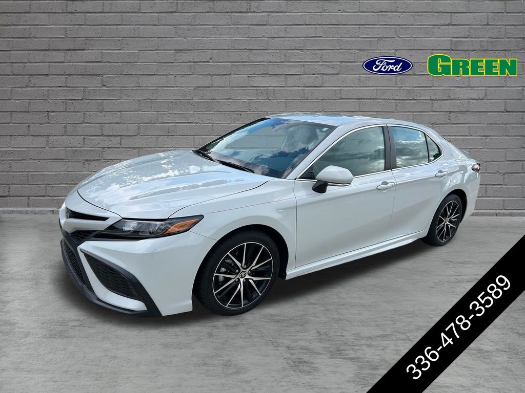Ice Edge 2024 Toyota Camry Sedan Front-Wheel Drive 8-Speed Automatic