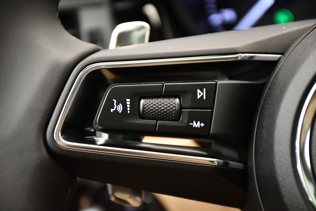 Thumbnail: 2025 Porsche Macan - 22