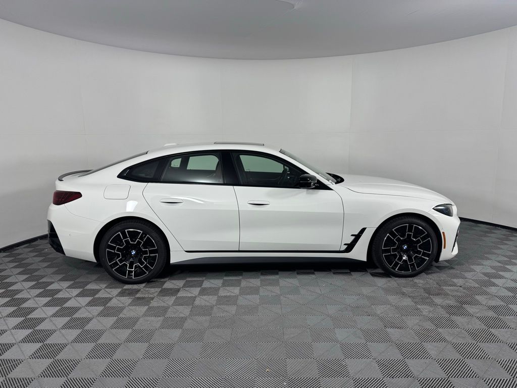 Thumbnail: 2025 BMW i4 - 4