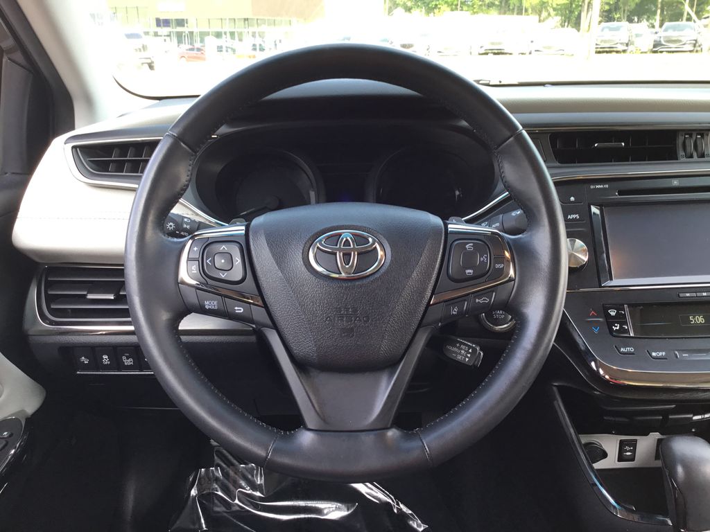 2018 Toyota Avalon Limited 18