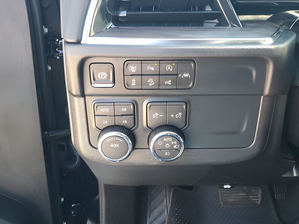 Used Car 2025 Chevrolet Suburban  Z71 For Sale Under $70,000 In Austin, Texas