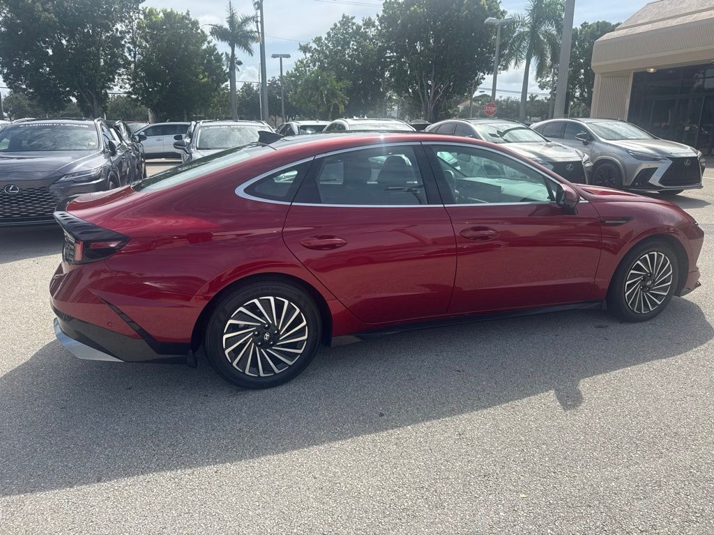 Used 2024 Red Hyundai Limited image 4