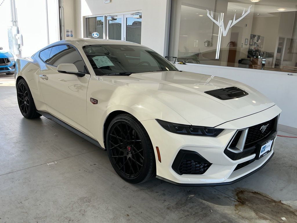 2025 Ford Mustang GT Premium Fastback RWD
