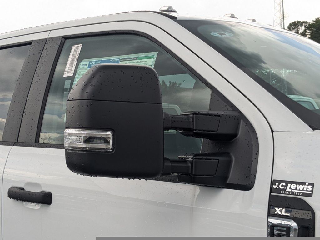 2025 Ford F-350 Super Duty XL