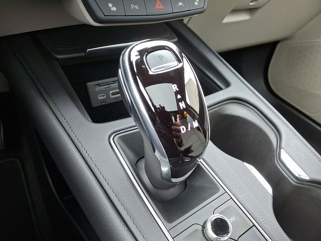 Thumbnail: 2022 Cadillac XT4 - 16