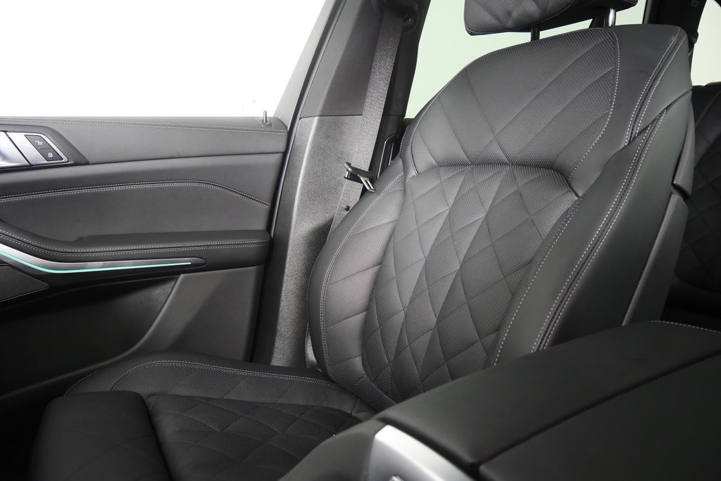 Thumbnail: 2025 BMW X5 - 28