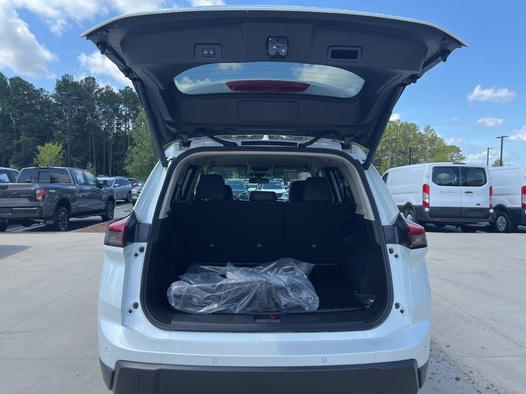 2025 Everest White Pearl Nissan Rogue Rock Creek AWD SUV