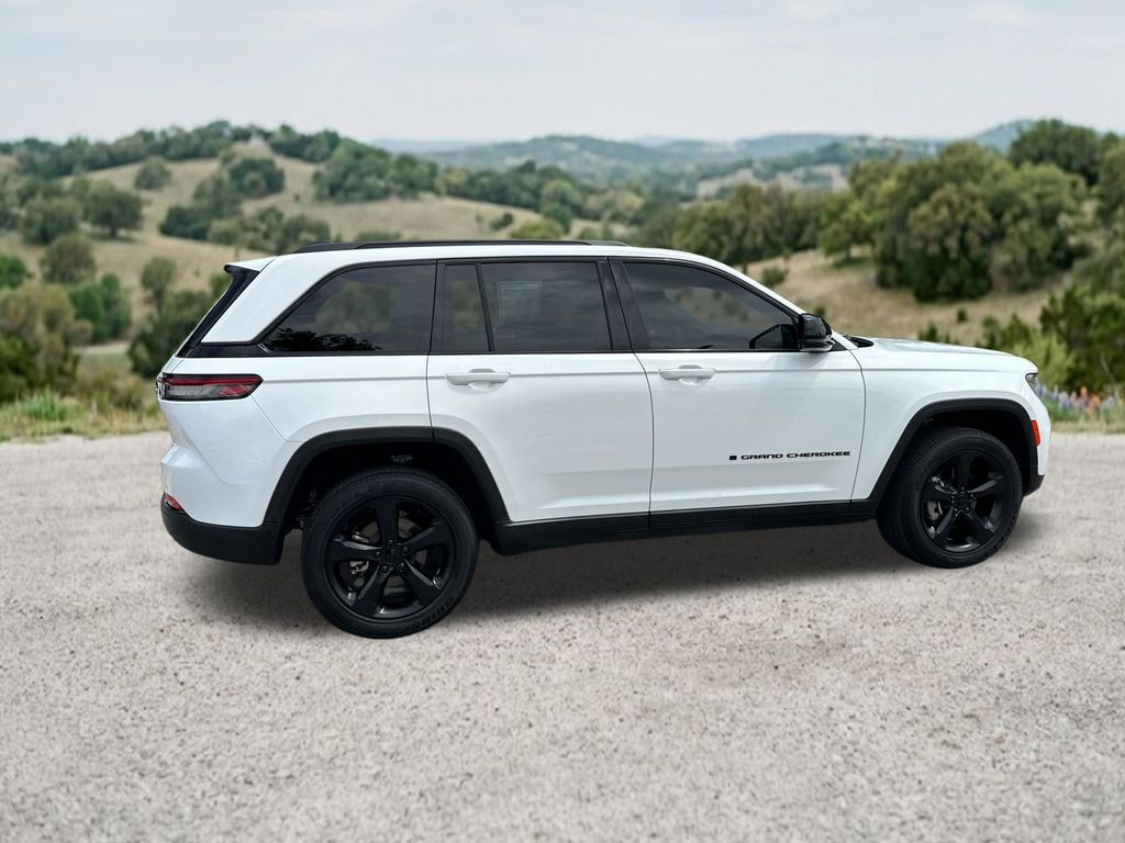 Used Car 2023 Jeep Grand Cherokee  Altitude For Sale Under $30,000 In Austin, Texas