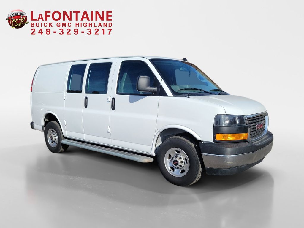 2022 GMC Savana 2500 Work Van 3