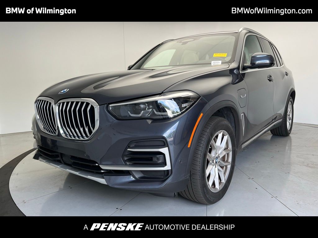 2022 BMW X5 xDrive45e Hero Image