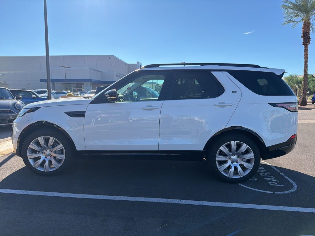 Thumbnail: 2020 Land Rover Discovery - 4