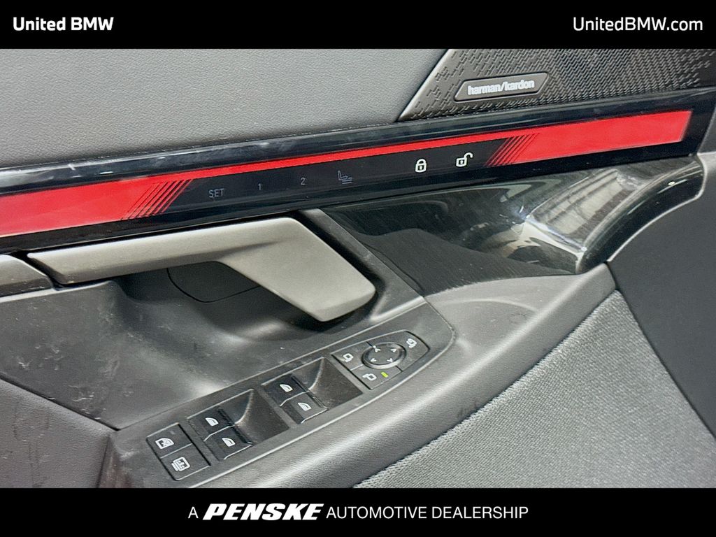 Thumbnail: 2025 BMW i5 - 2