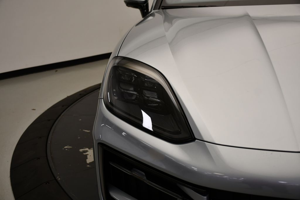 Thumbnail: 2026 Porsche Cayenne - 14