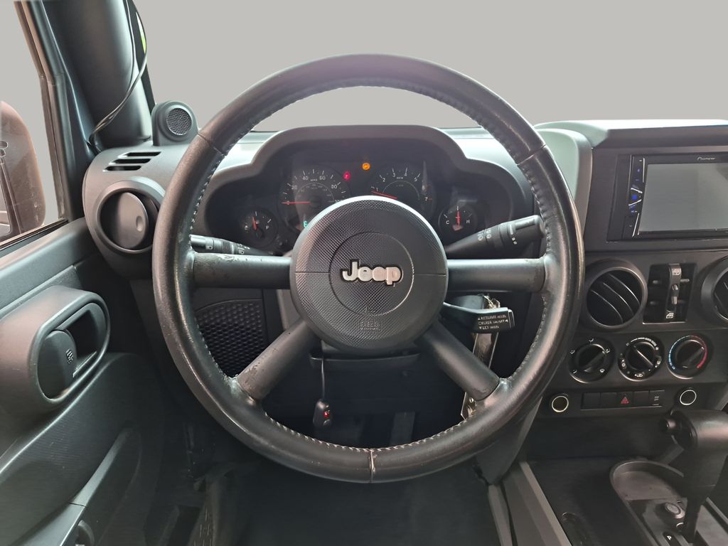 Used 2008  Jeep Unlimited X image 24