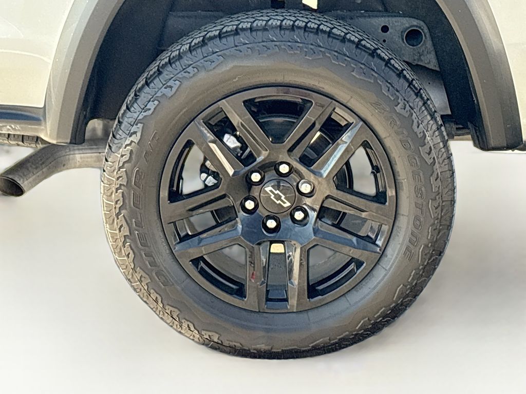Thumbnail: 2025 Chevrolet Colorado - 32