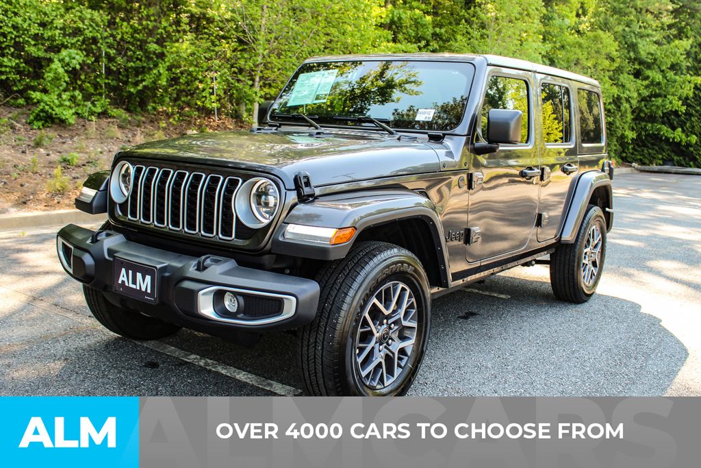 Used 2025 Gray Jeep Sahara image 3