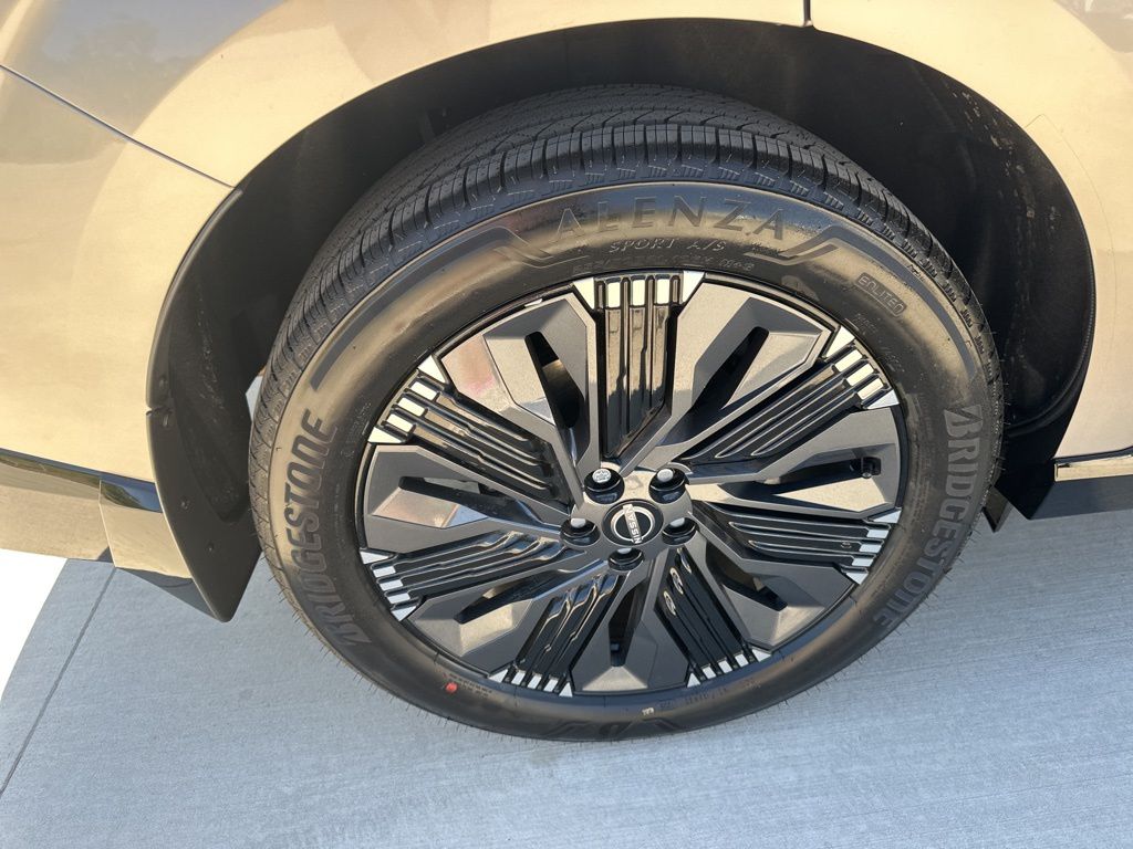 2025 Champagne Silver Metallic Nissan Murano Platinum AWD SUV