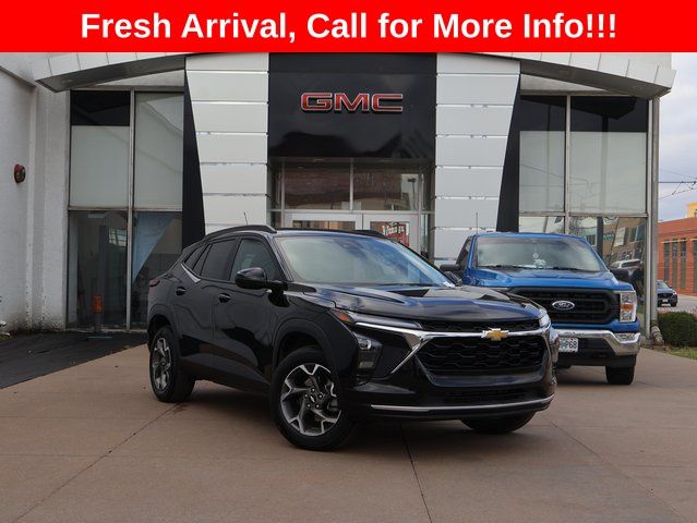 Mosaic Black Metallic 2025 Chevrolet Trax LT FWD SUV / Crossover Front-Wheel Drive 6-Speed Automatic