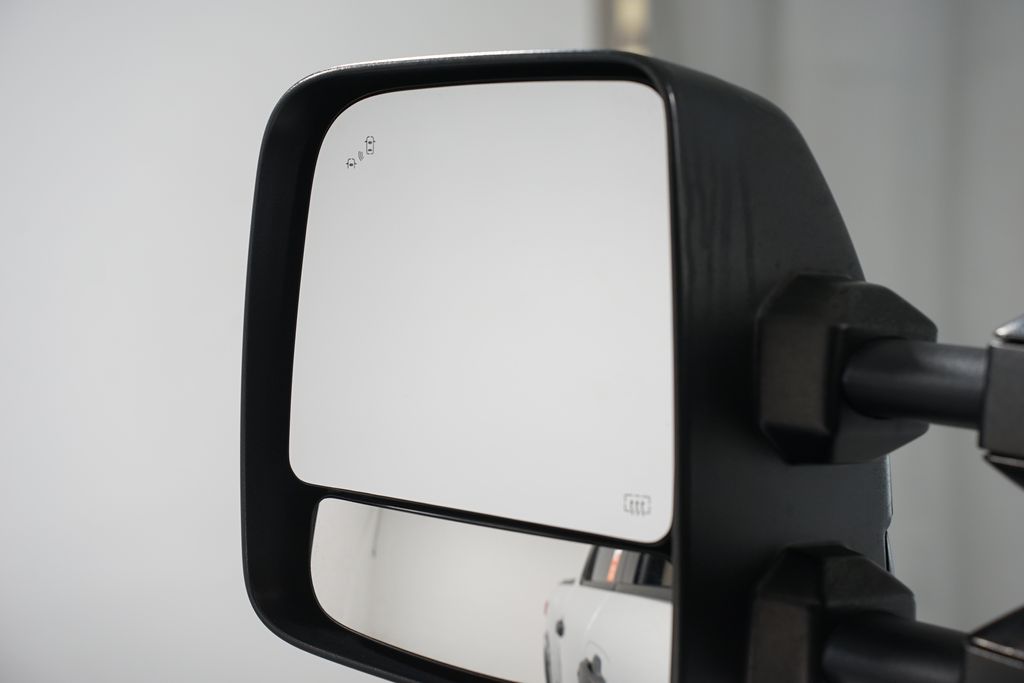 Thumbnail: 2018 Nissan Titan - 27