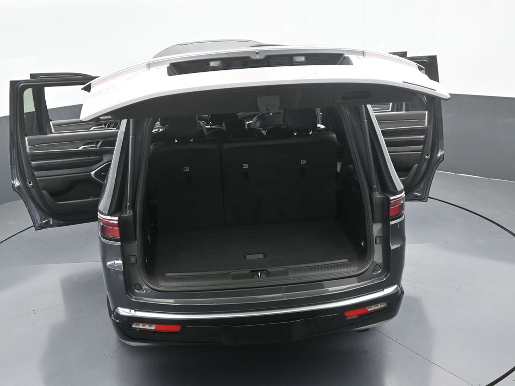 Used 2022 Baltic Gray Metallic Clearcoat Jeep Series II image 70