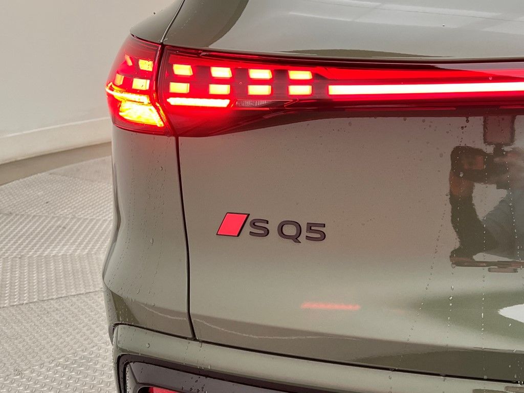 Thumbnail: 2025 Audi SQ5 - 8