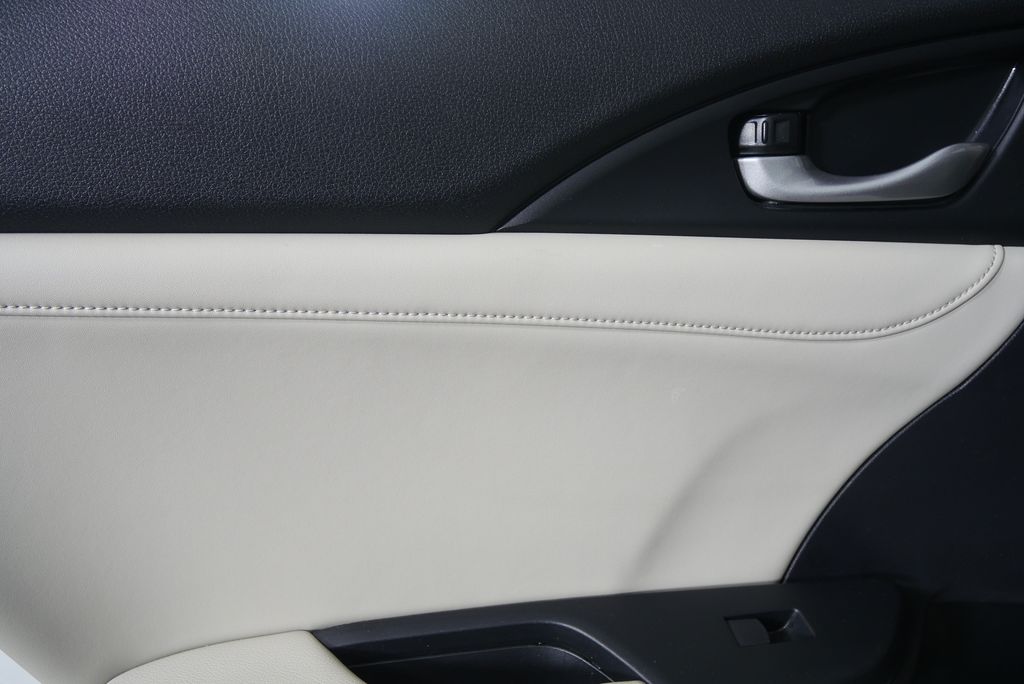 Thumbnail: 2019 Honda Insight - 13