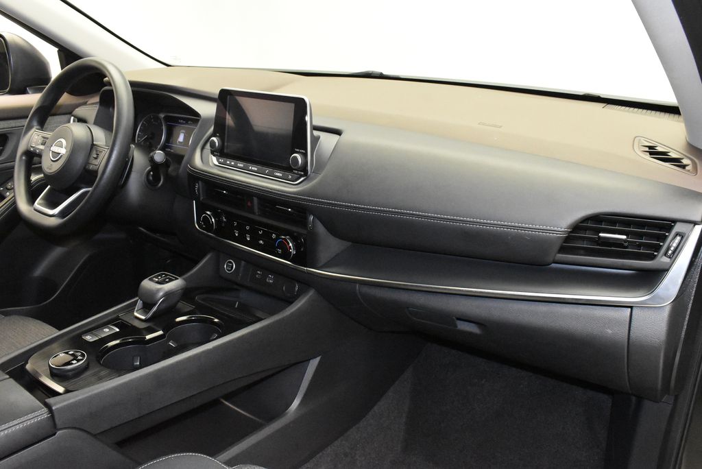 2022 Nissan Rogue S 23