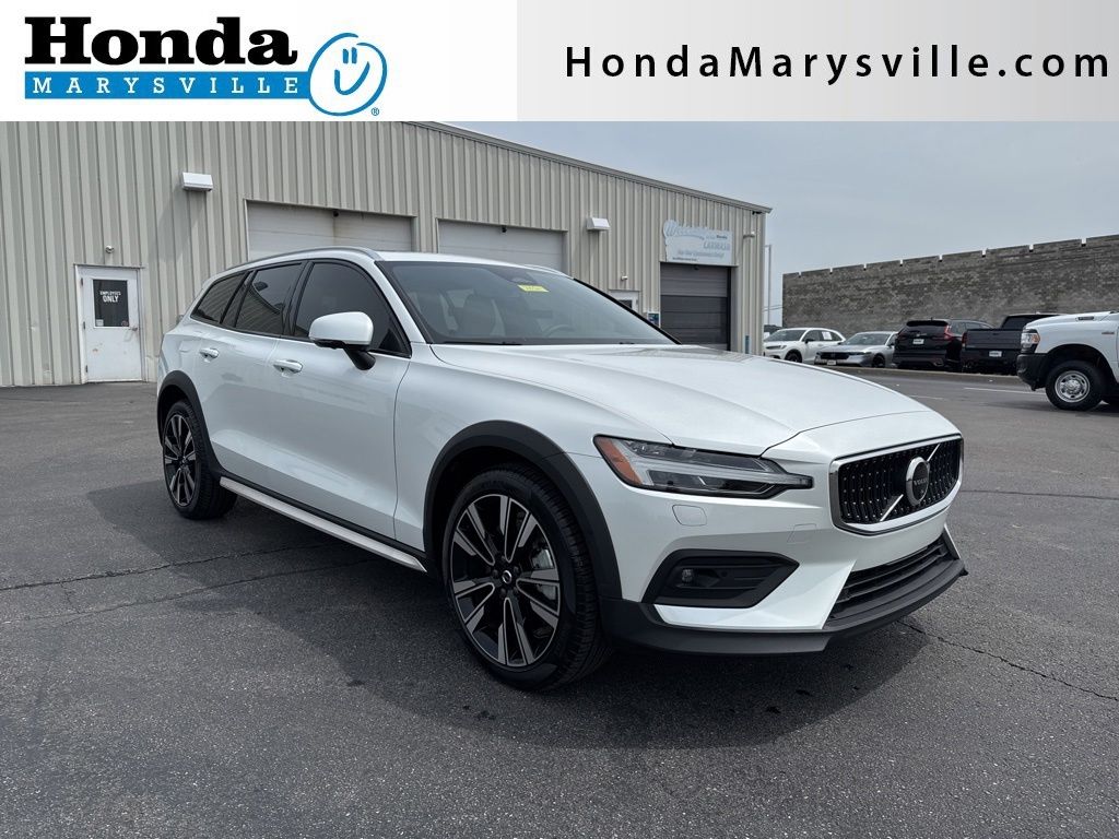 Crystal White Pearl 2025 Volvo V60 Wagon All-Wheel Drive Automatic