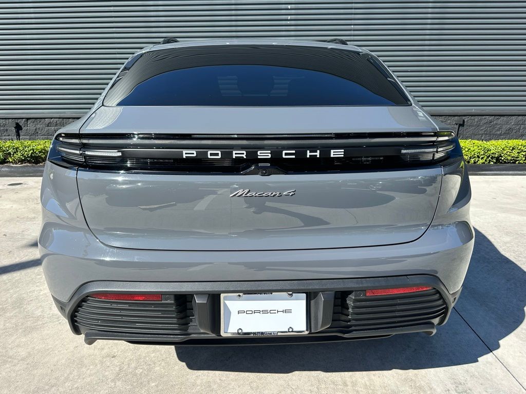Thumbnail: 2025 Porsche Macan - 12