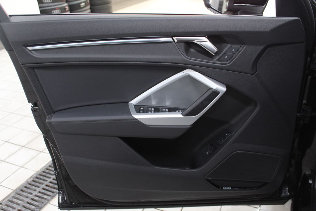 Thumbnail: 2023 Audi Q3 - 14