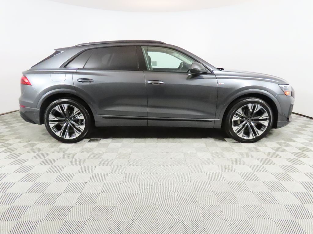 Thumbnail: 2026 Audi Q8 - 6