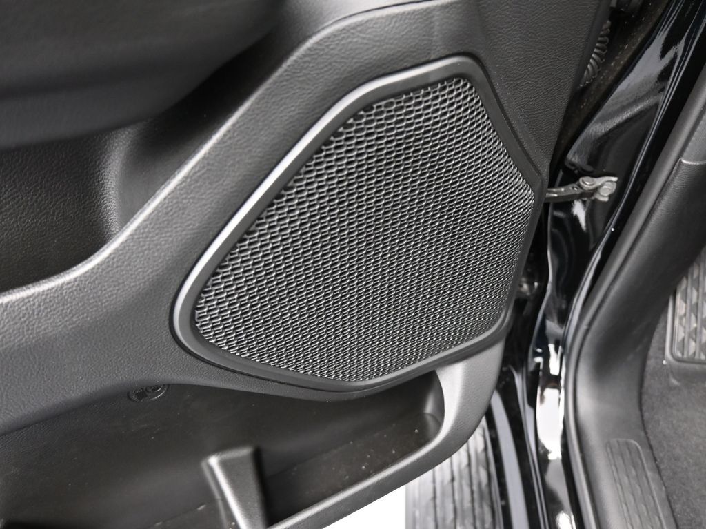 New 2026 Diamond Black Crystal Pearlcoat Ram Express image 14