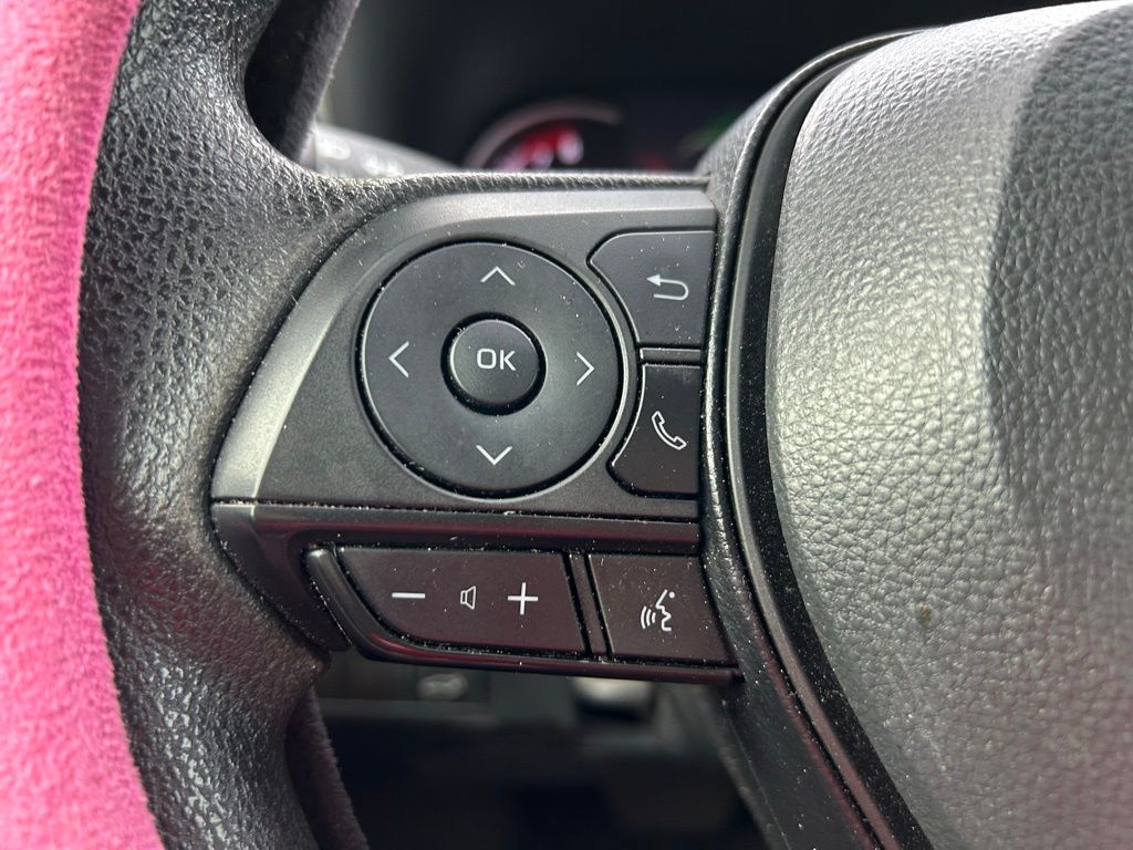 Thumbnail: 2023 Toyota RAV4 - 20