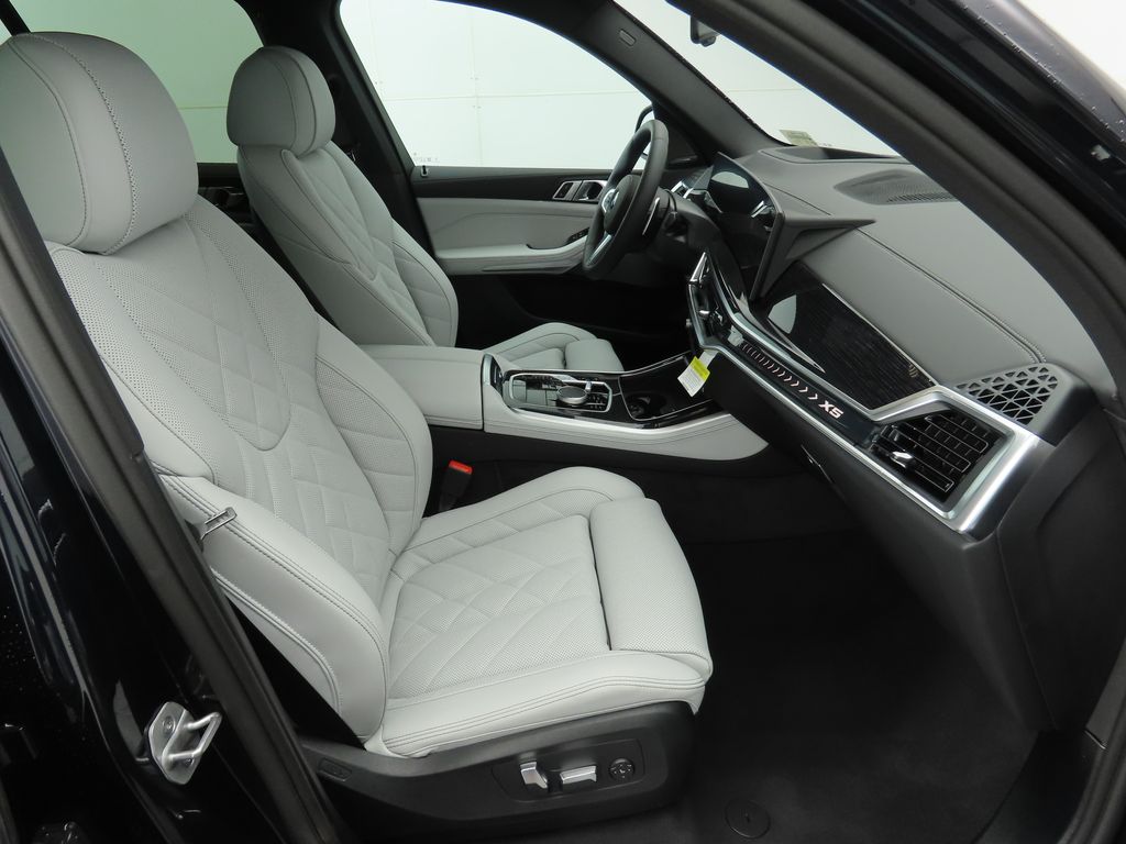 Thumbnail: 2026 BMW X5 - 20