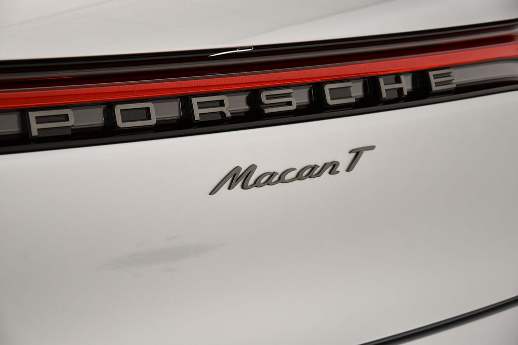 Thumbnail: 2025 Porsche Macan - 11