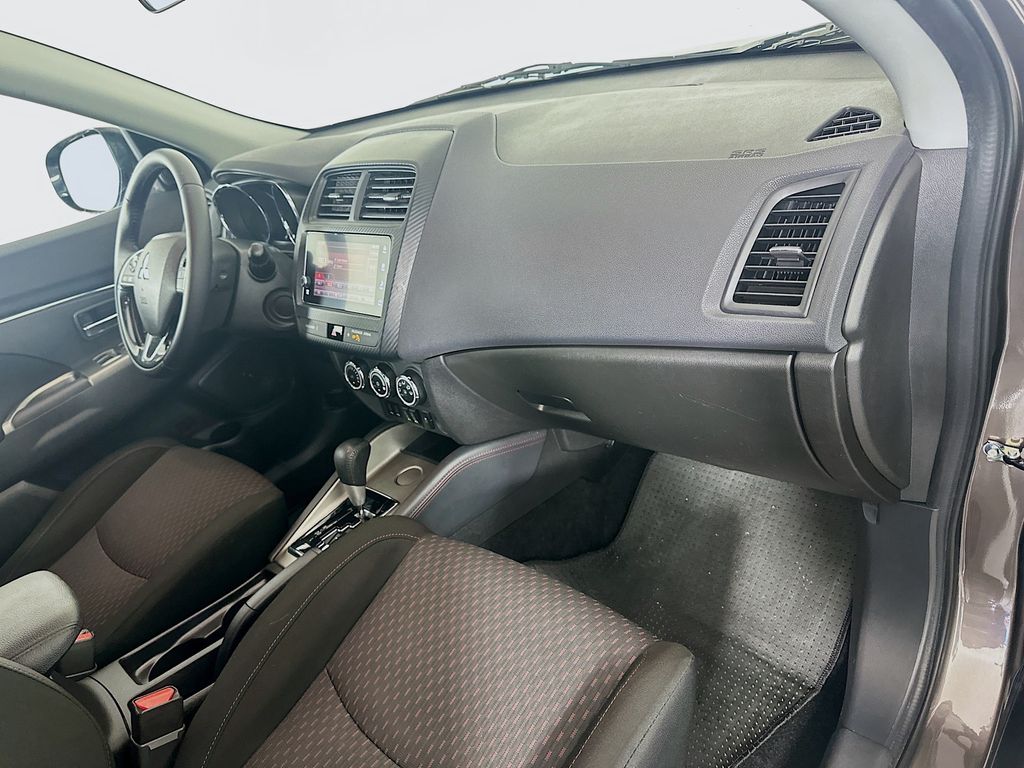 Thumbnail: 2019 Mitsubishi Outlander Sport - 27