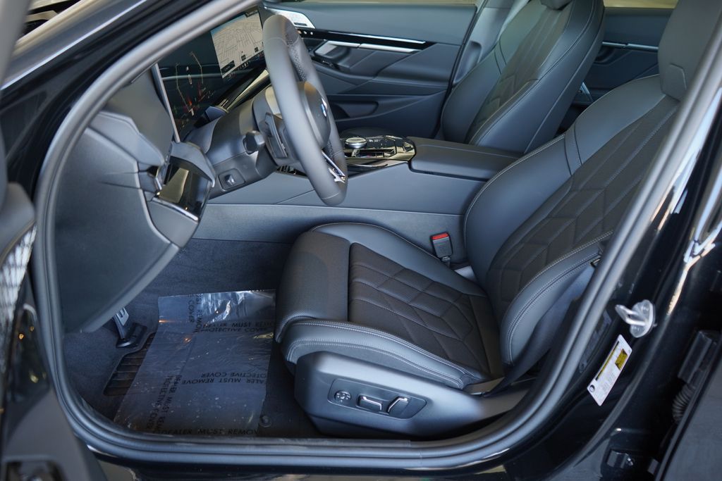 Thumbnail: 2026 BMW 5 Series - 11