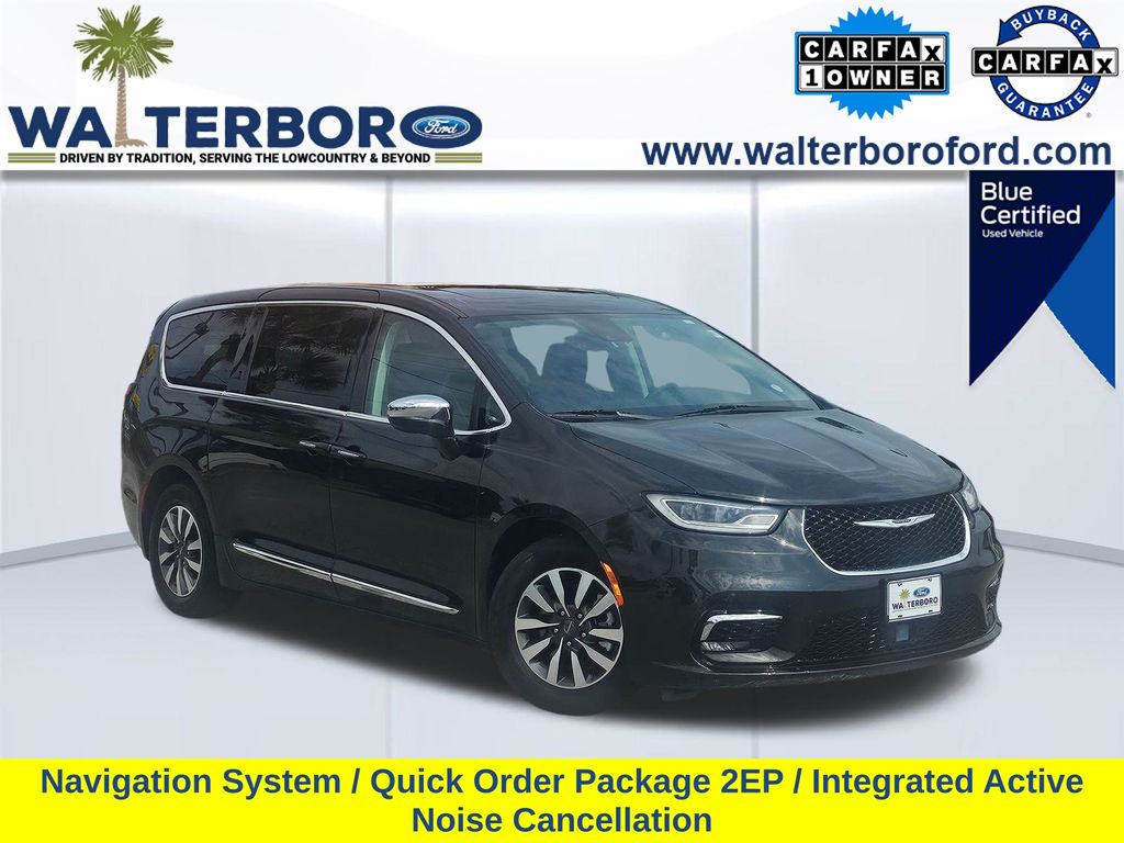 2023 Chrysler Pacifica Hybrid Limited FWD