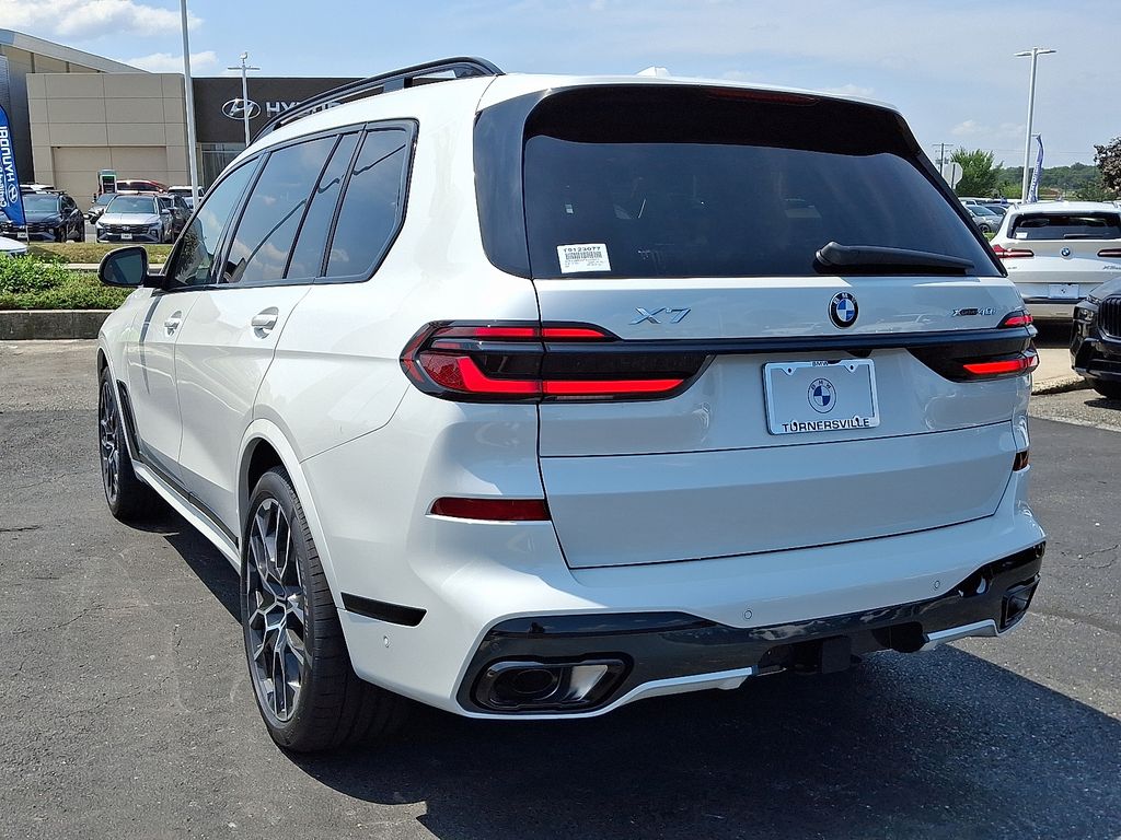 Thumbnail: 2026 BMW X7 - 3