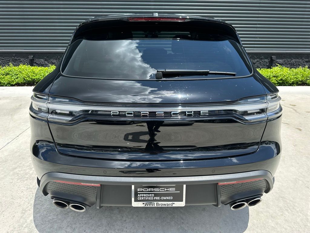 2025 Porsche Macan  11
