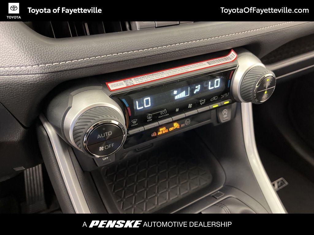 Thumbnail: 2025 Toyota RAV4 - 32